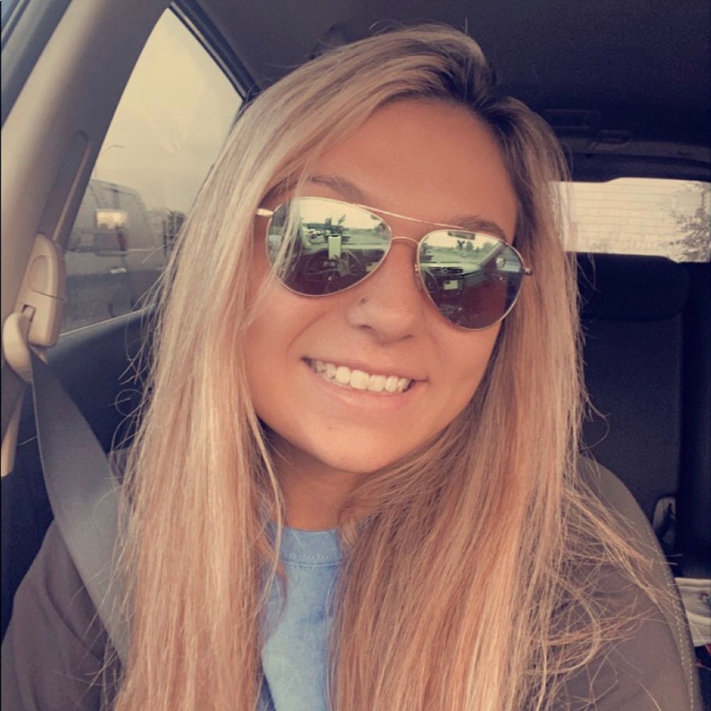 Meet your Posher, Madyson